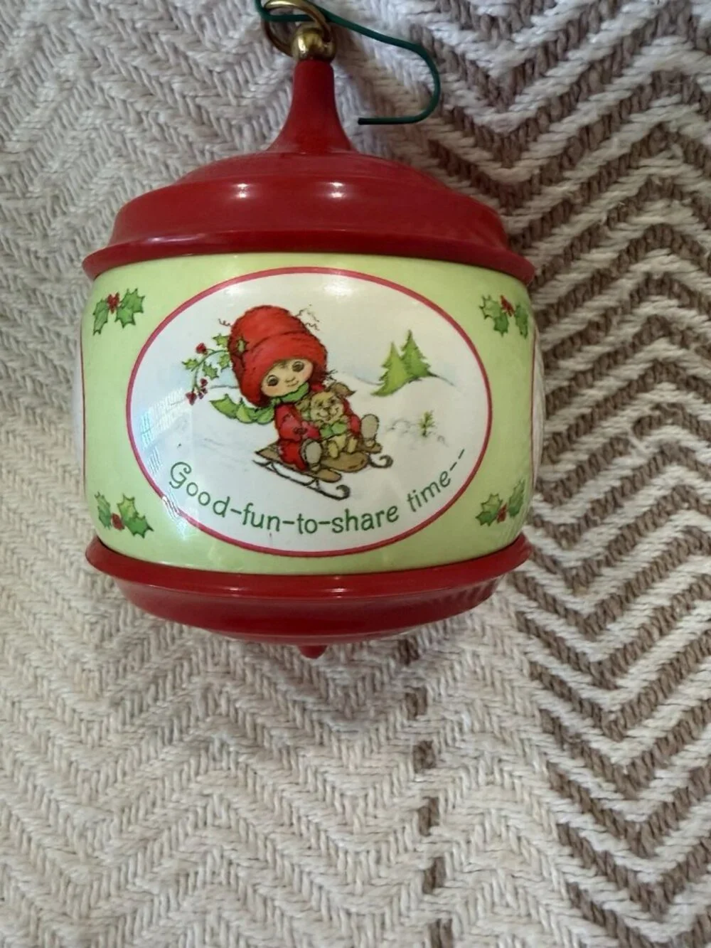1983 Hallmark Muffin Friendship Musical Ornament Wind Up QMB9047 Works Box